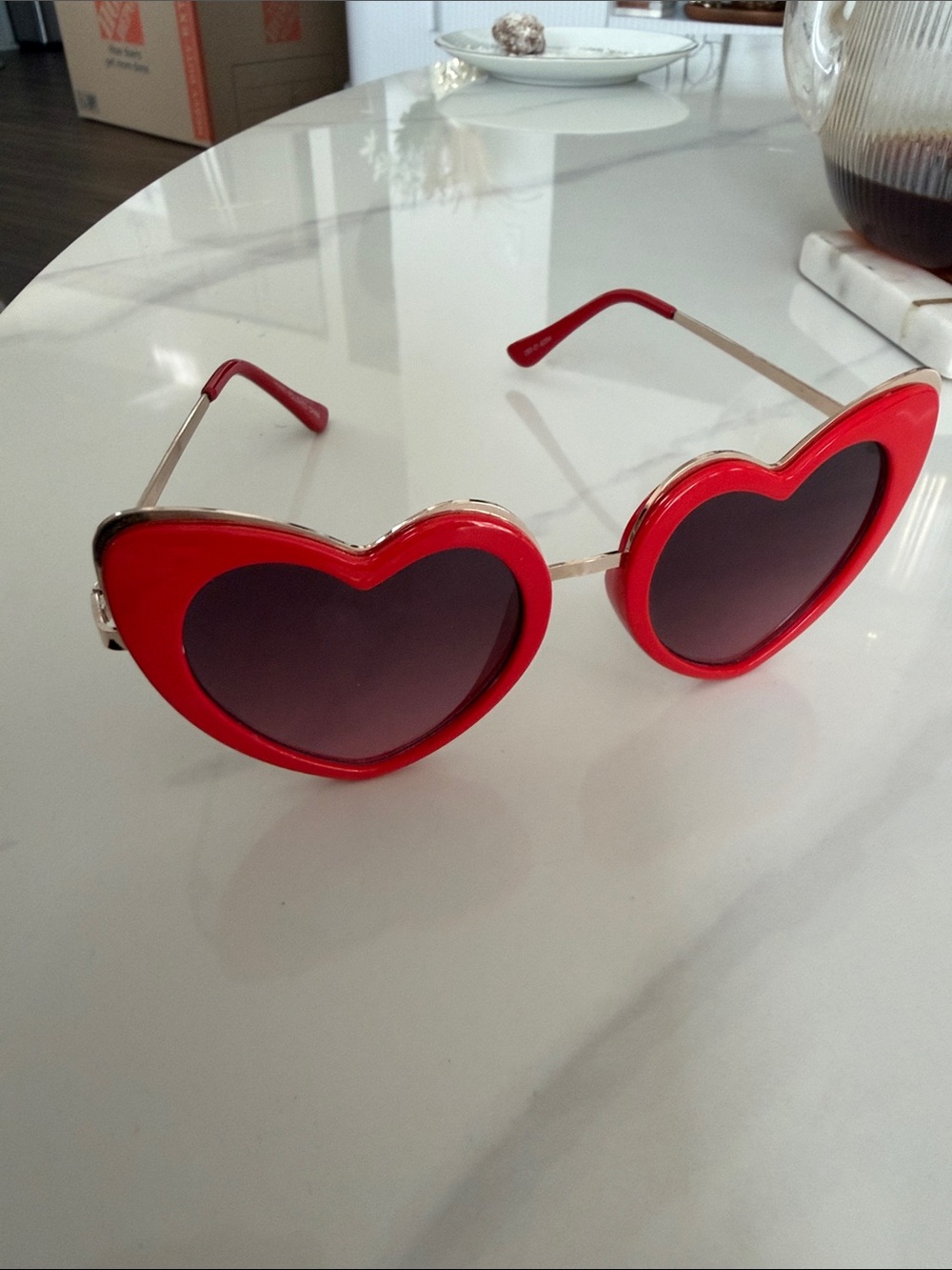 Women’s Red Heart-Shaped Sunglasses - Stylish Fashion Accessory - Picture 7 of 7
